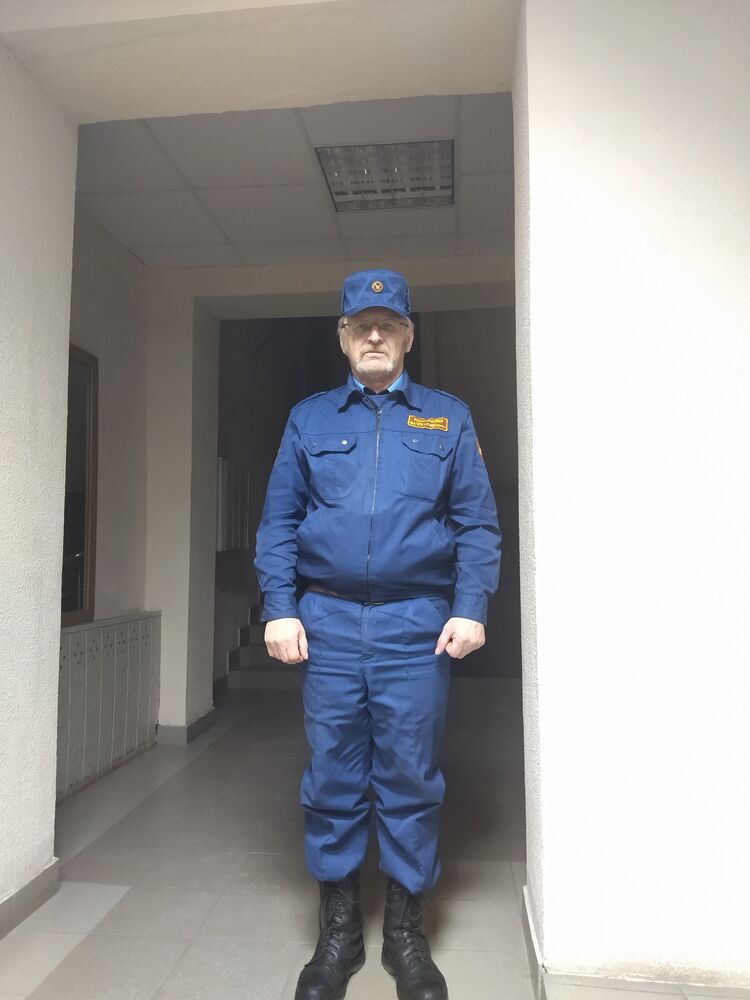  33032345  , 61 ,    