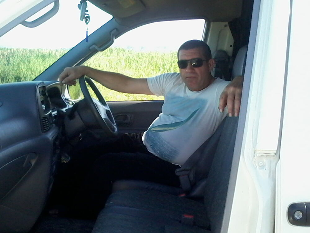  ,   Armen, 60 ,   