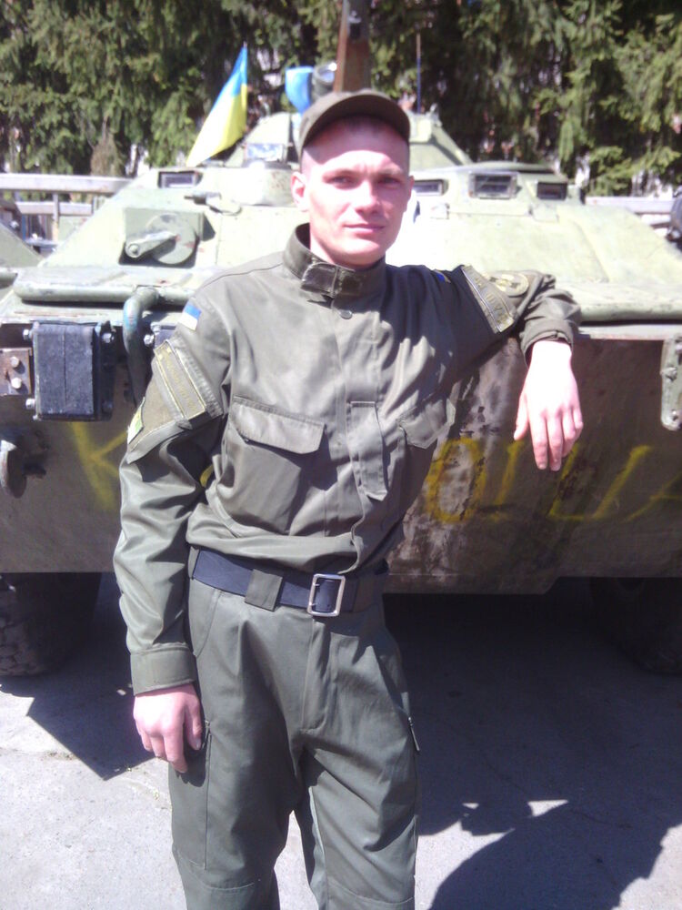  6033285  Evgenii, 40 ,    