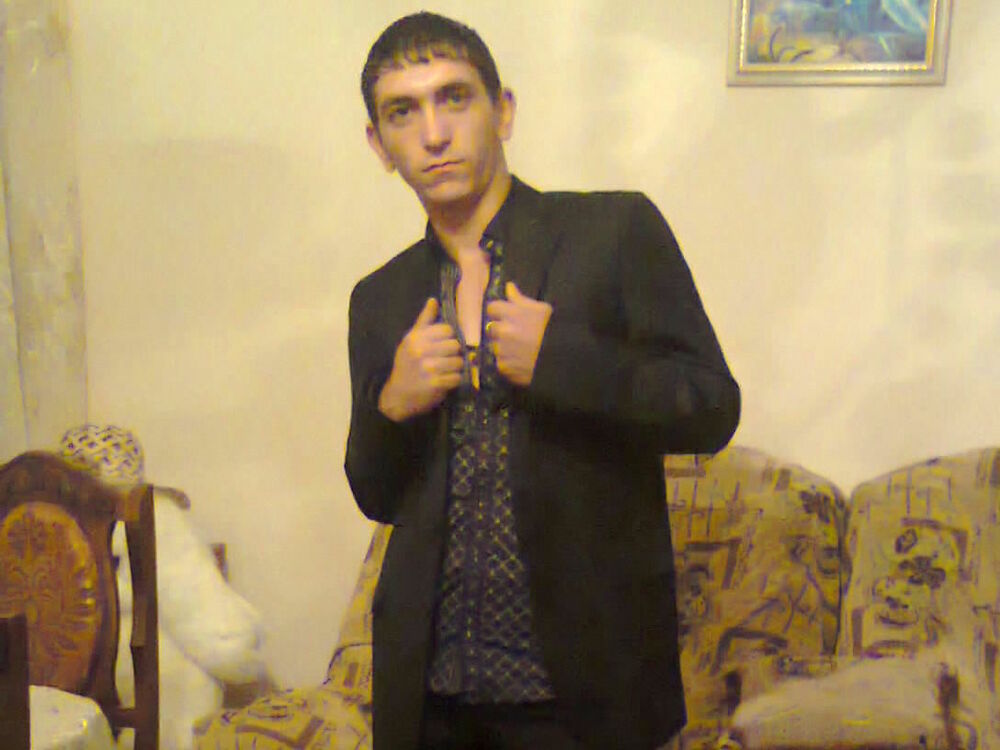  ,   MIKA, 28 ,   