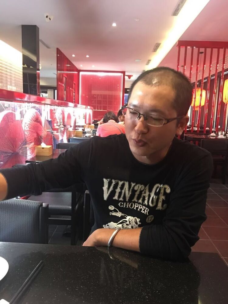  ,   Lion, 39 ,     , c , 