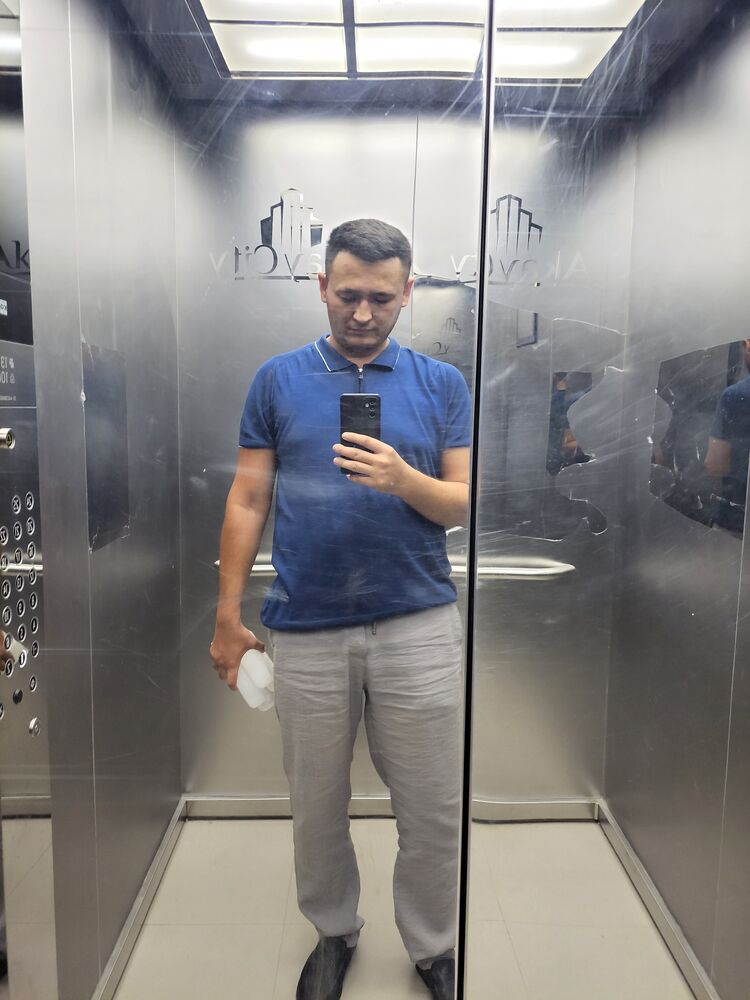  44271505  Komol, 27 ,    