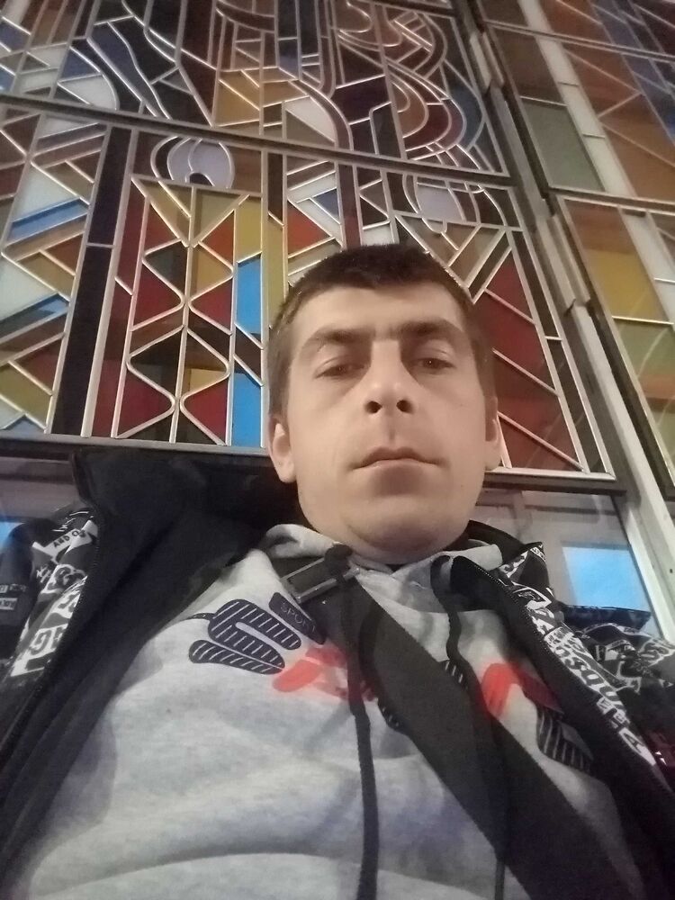  ,   Dmitry, 39 ,   c 