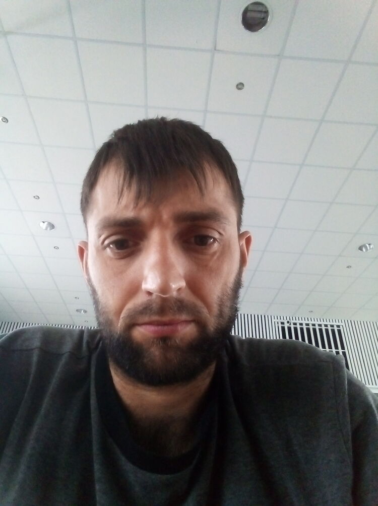  28790765  , 37 ,    