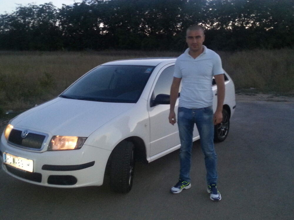  8597075  Sergiu, 33 ,    