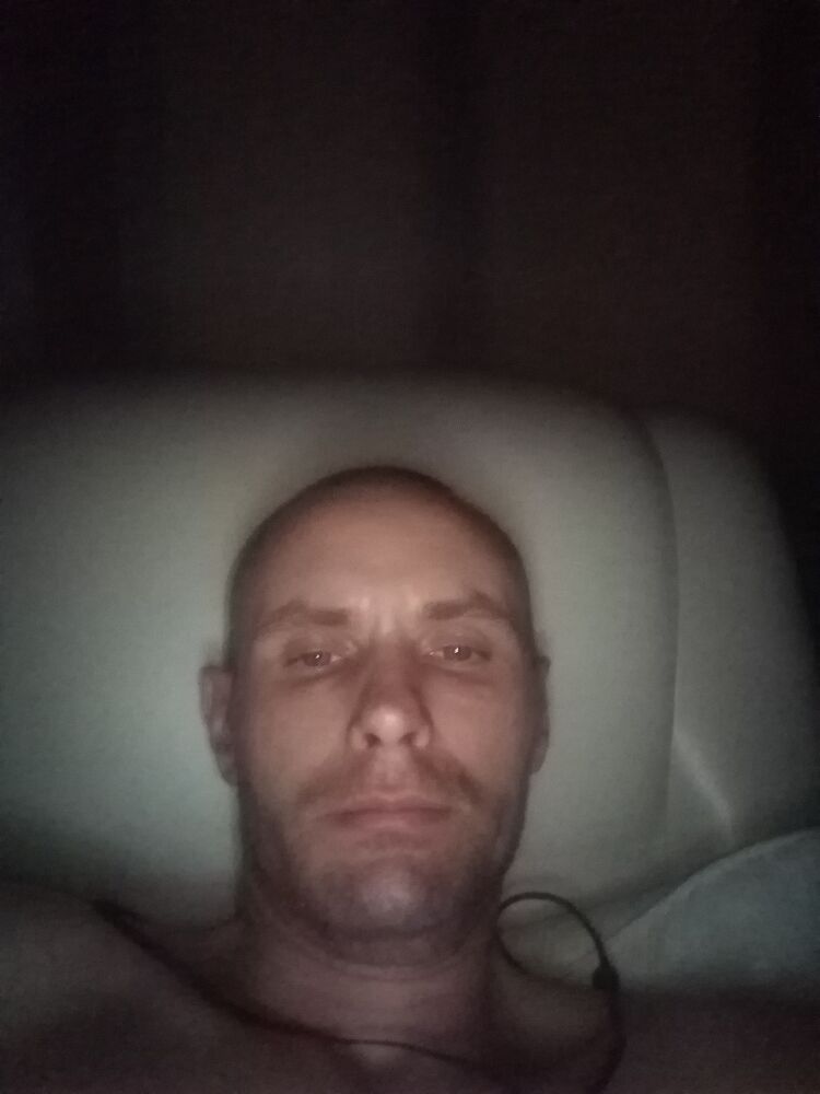  25327015  Denis, 44 ,    