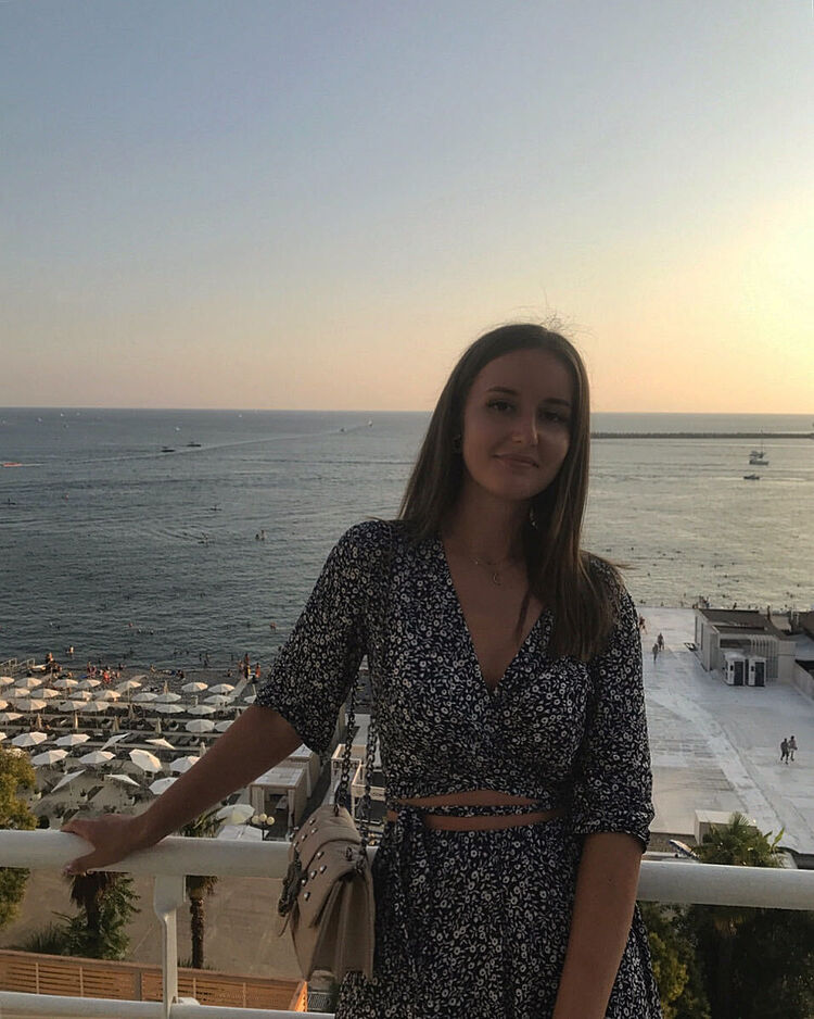  -,   , 24 ,     , c 