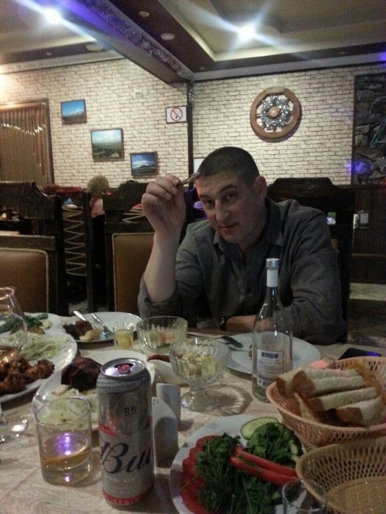  16110545  Eduard, 46 ,    