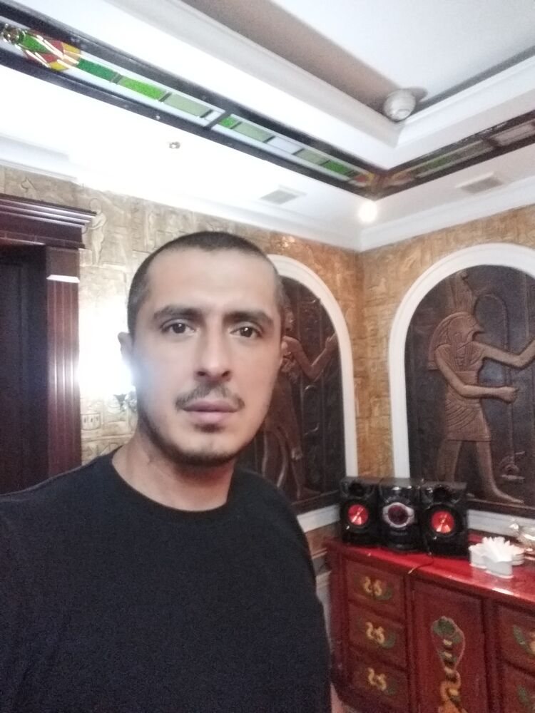  23009745  Hamed, 48 ,    