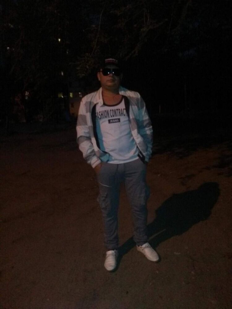  13722025  Maksim, 34 ,    