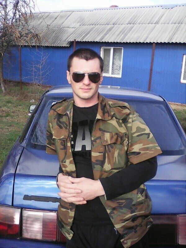  31530505  Viktor, 40 ,    