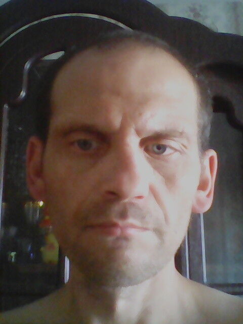  13437545  Aleksei, 47 ,    