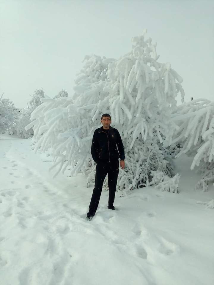  ,   Arman, 37 ,   ,   , c , 