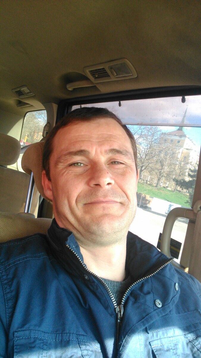  9306685  VIKTOR, 47 ,    