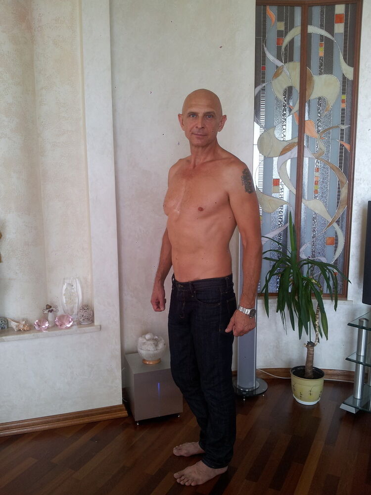  ,   Leon, 58 ,   ,   , c , 