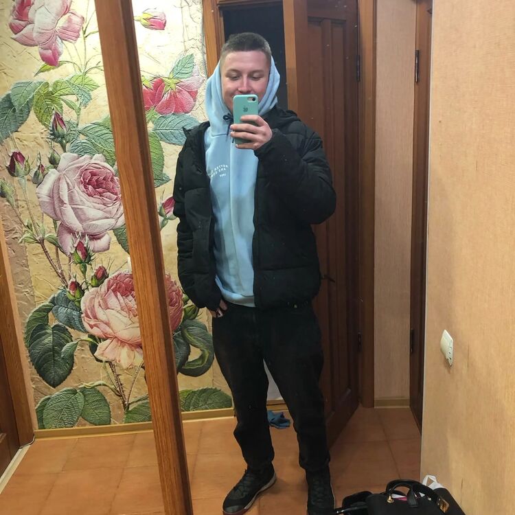  37777045  , 22 ,    