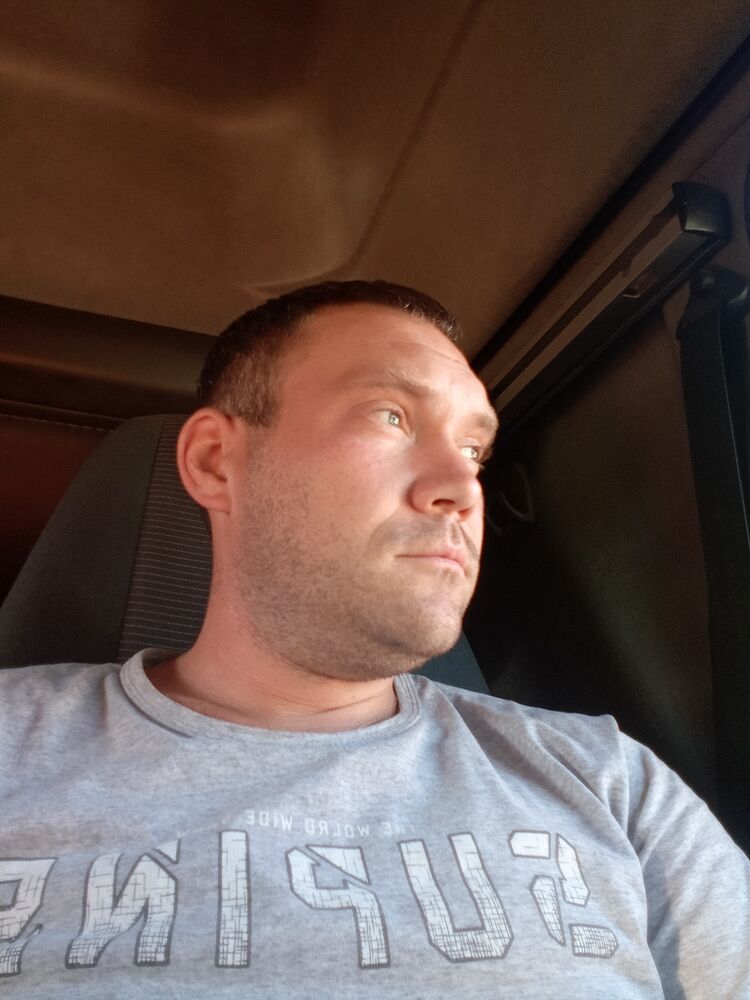  28530295  , 37 ,    
