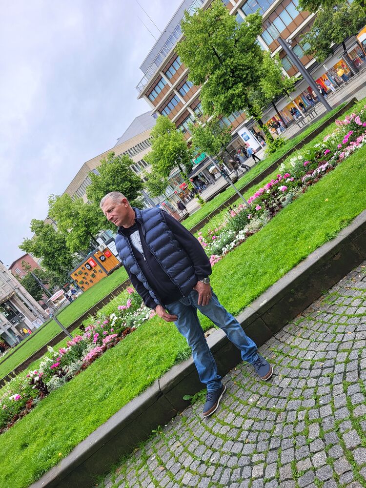  Frankfurt am Main,   Misha, 46 ,   ,   