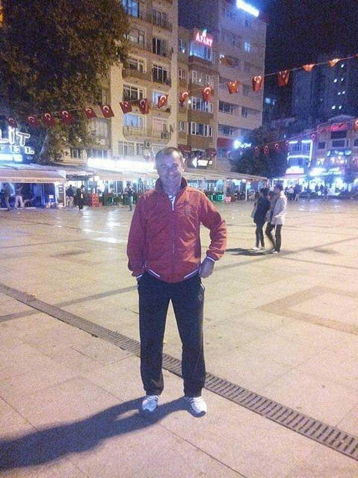  48148735  Pavel, 51 ,    -
