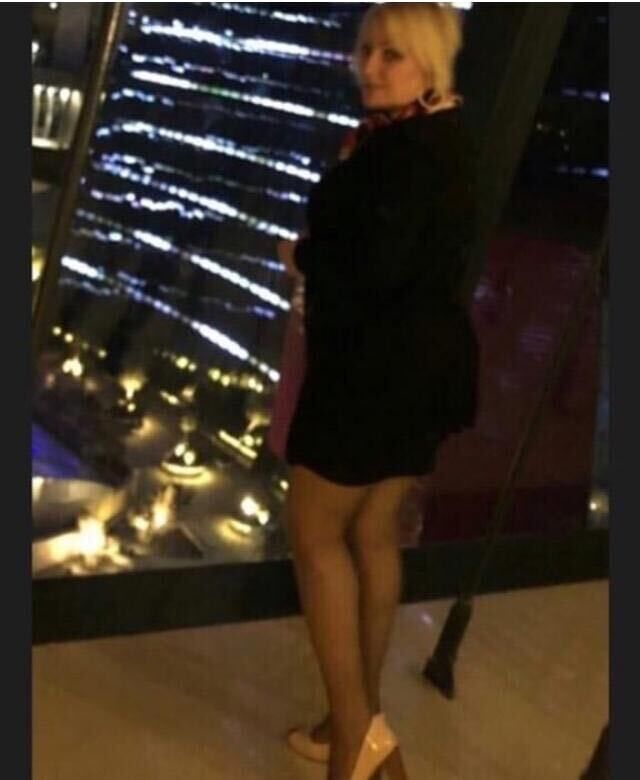  49257275  Sevil, 48 ,    