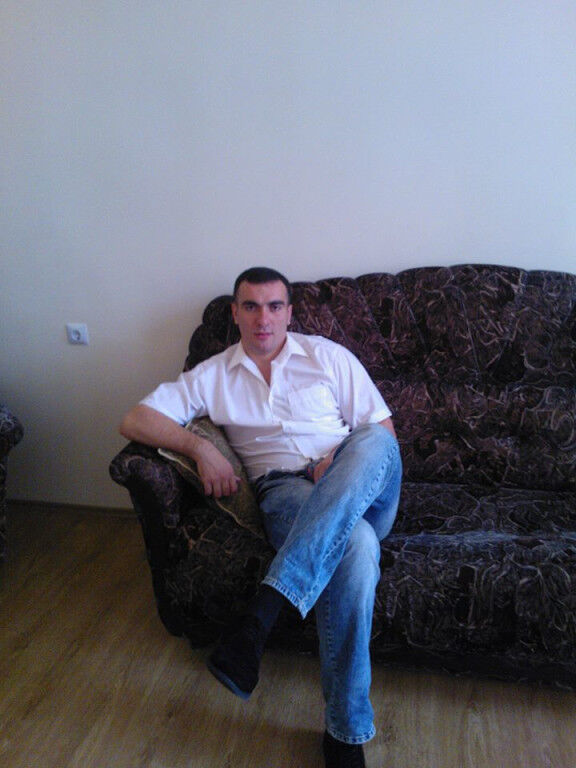  ,   Levani, 37 ,  