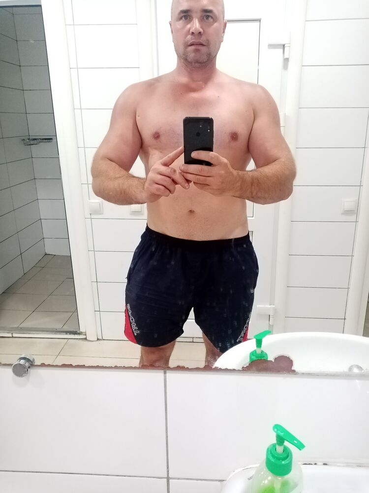  48943895  , 42 ,    