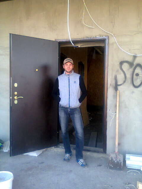  8759795  Sergei, 36 ,    