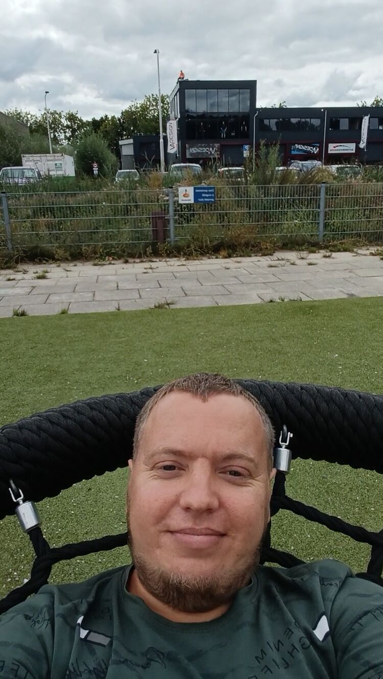  53526245  , 33 ,    