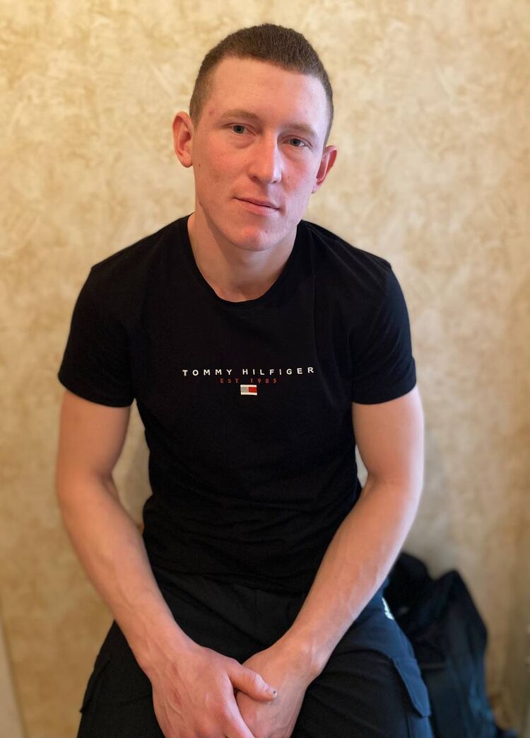  40394515  Aydar, 28 ,    