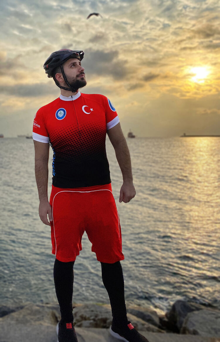  53771795  Necip, 33 ,    