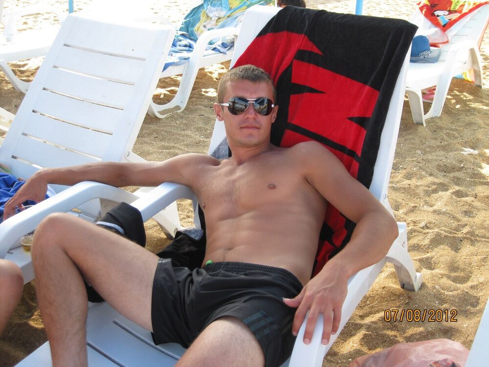  ,   Alik, 32 ,   ,   , c , 