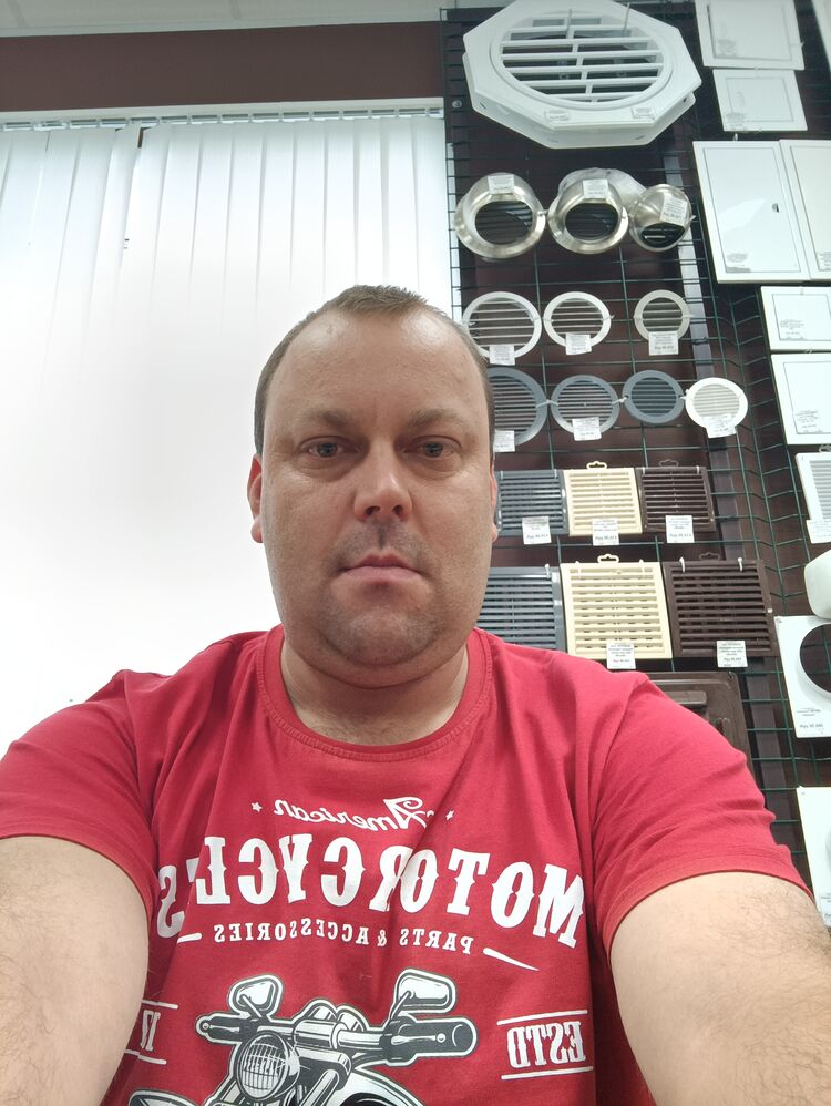  ,   Maxim, 39 ,   c 
