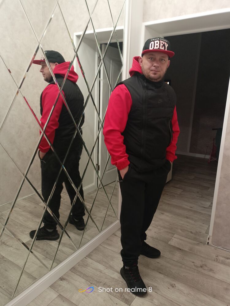   ,   Alexander, 37 ,     , c 