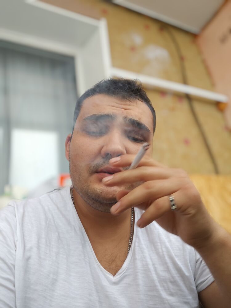  48133835  Umar, 29 ,    --