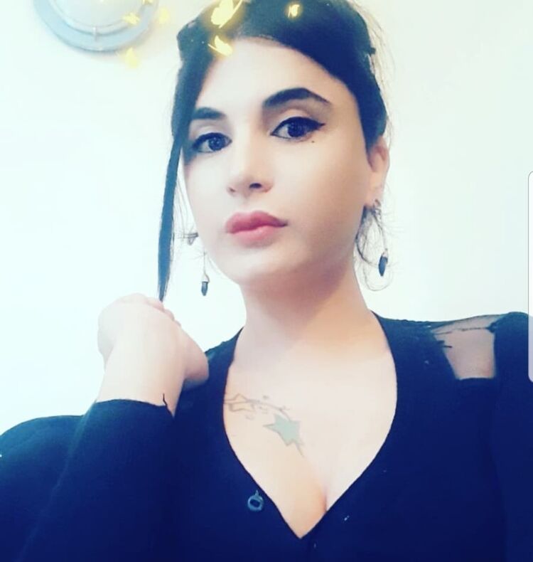  15813605  Demet kukla, 30 ,    