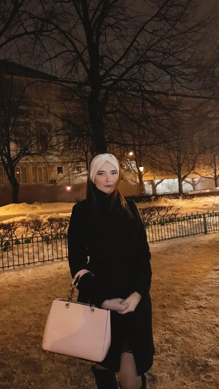  27080575  , 23 ,    -