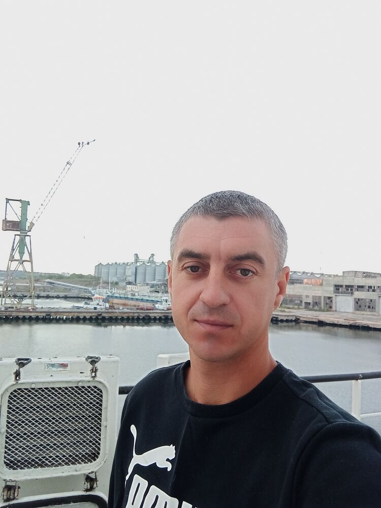  36742245  Yevhen, 39 ,    