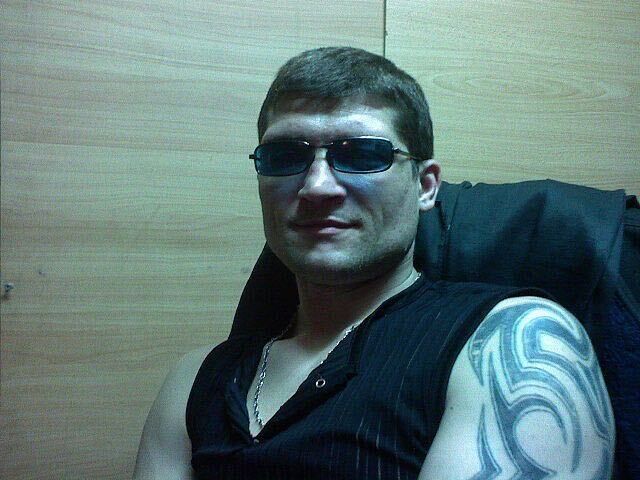  37025105  Maksim, 43 ,    
