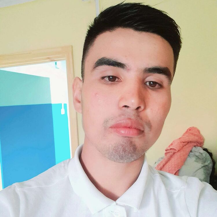  34732165  Husniddin, 28 ,    