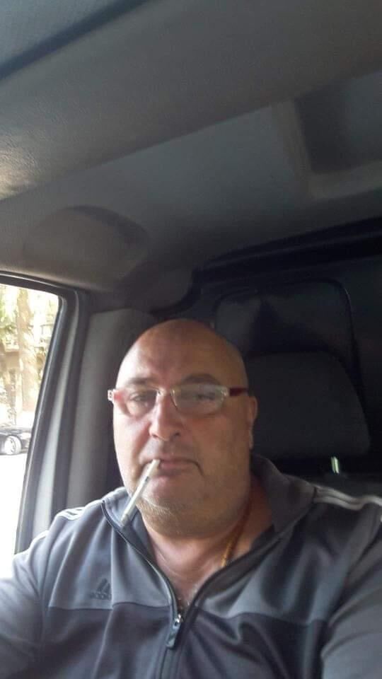 42259295  Gela, 54 ,    