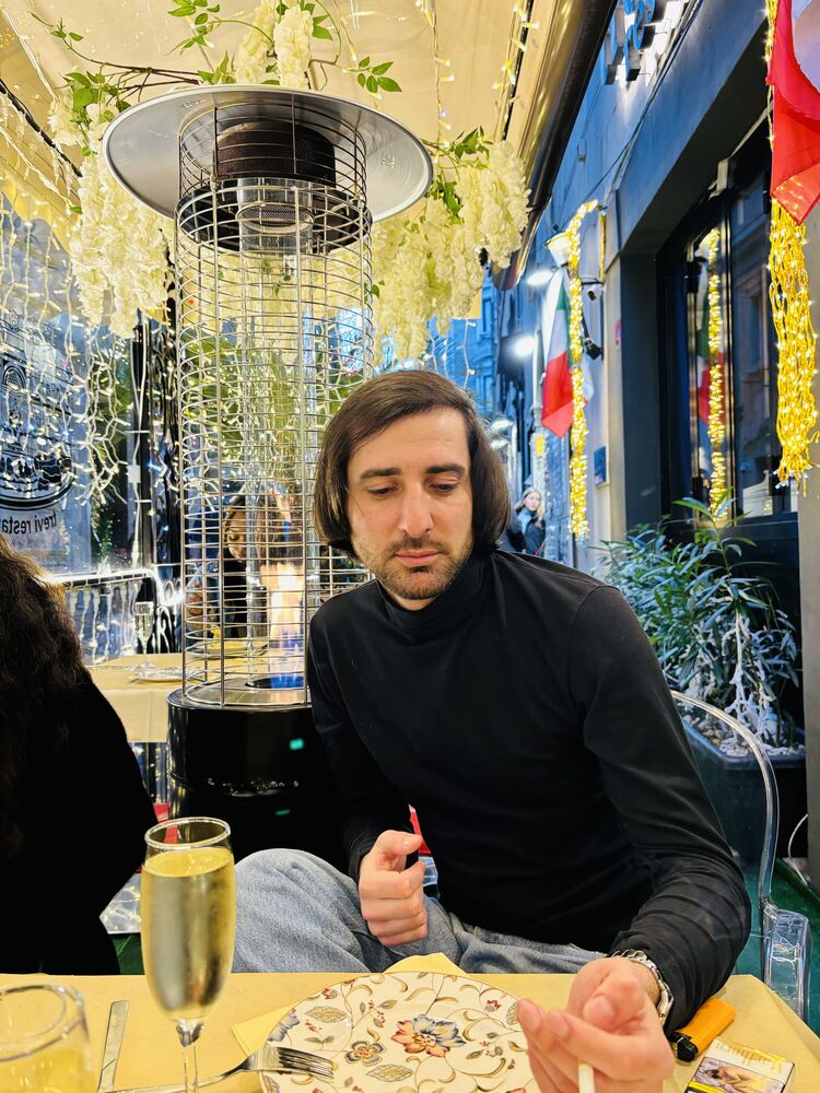  ,   Sandro, 33 ,   ,   