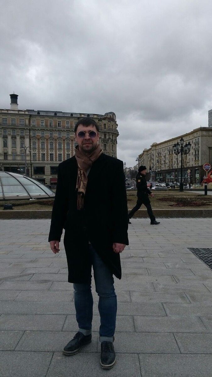  11960665  Anton, 47 ,    