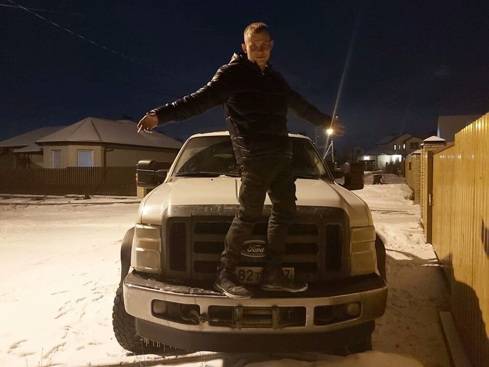  ,   Viktor, 29 ,   ,   , c 
