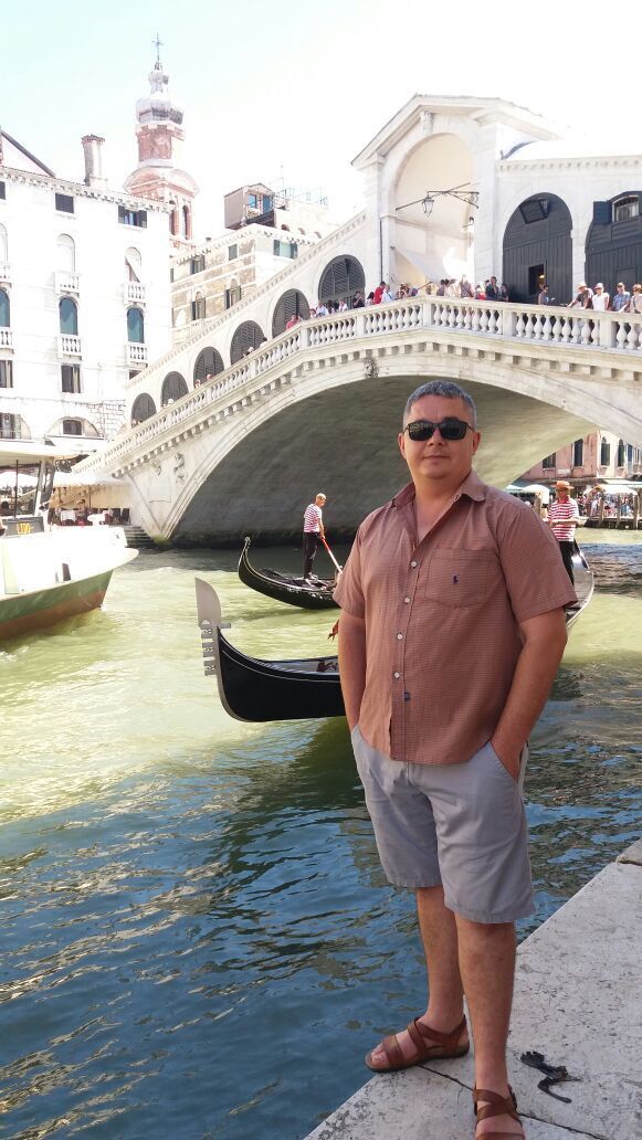  32036685  , 42 ,    Venice