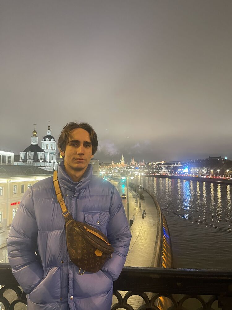  --,   Victor, 24 ,   ,   