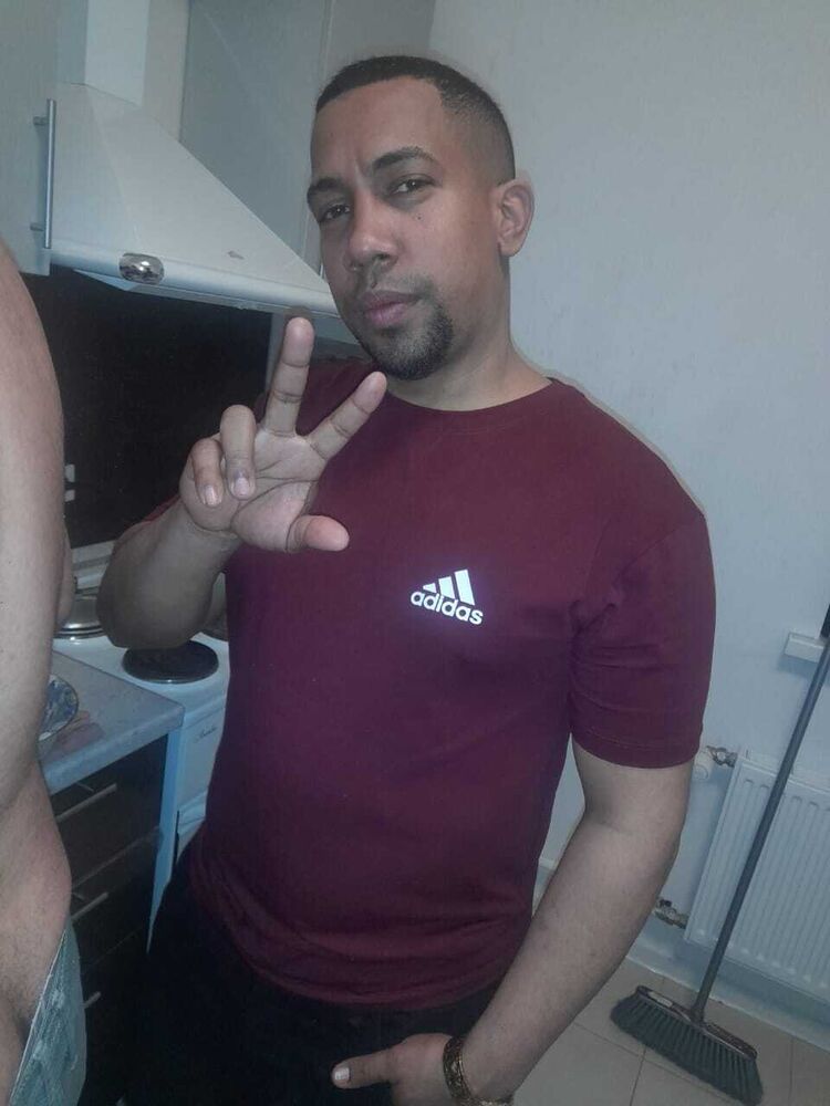  44376865  Esiel, 35 ,    -