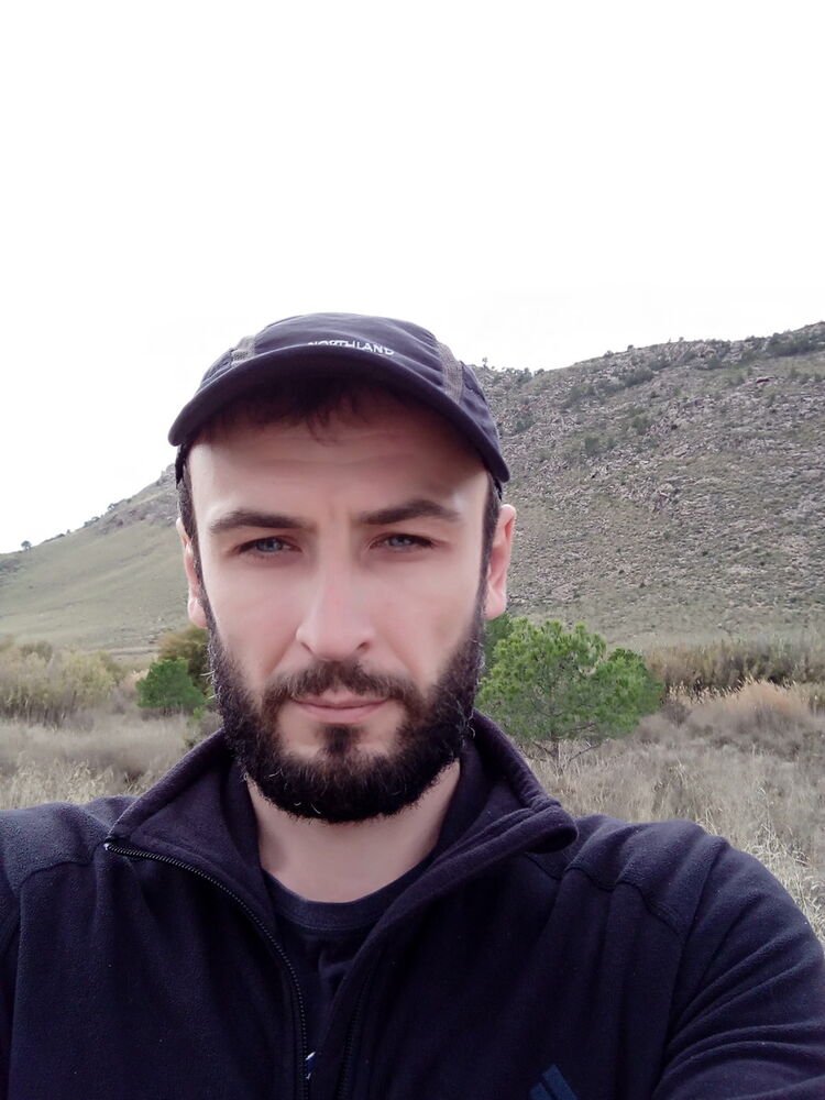  ,   Gomosapiens, 44 ,  