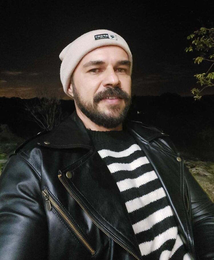  -,   , 43 ,     , c 