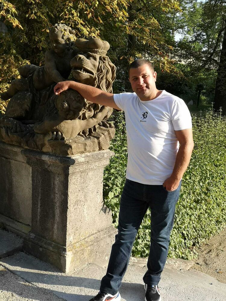  29265875  Viorel, 46 ,    