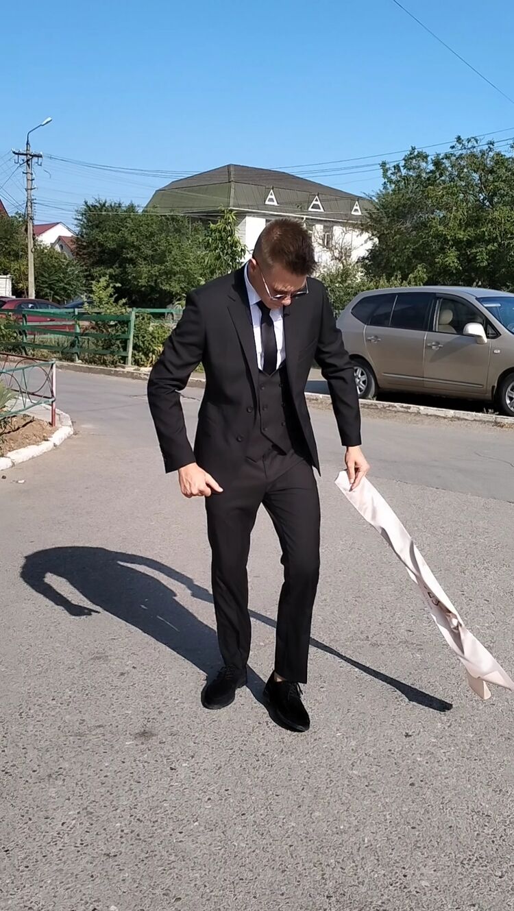  40514805  Bogdan, 19 ,    